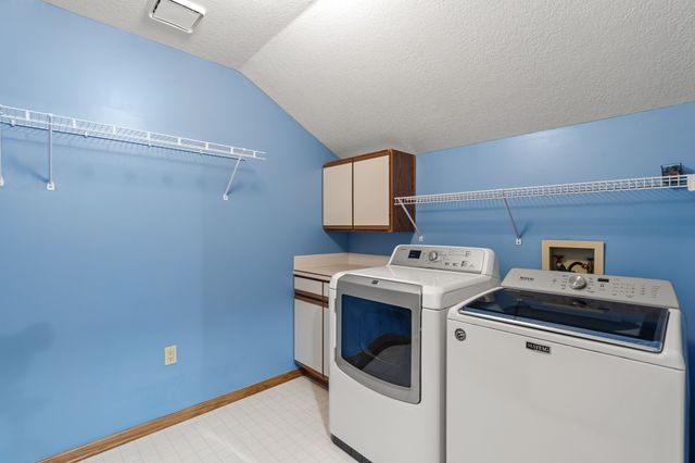 1006 NE Trilein Drive, Ankeny, IA 50021