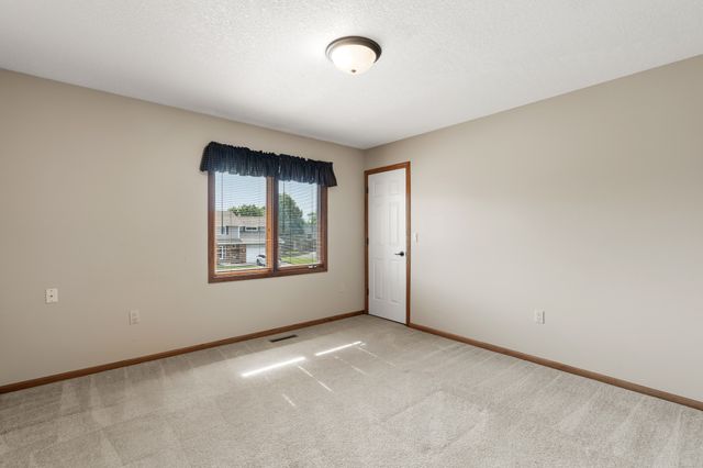 1006 NE Trilein Drive, Ankeny, IA 50021