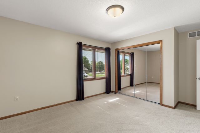 1006 NE Trilein Drive, Ankeny, IA 50021