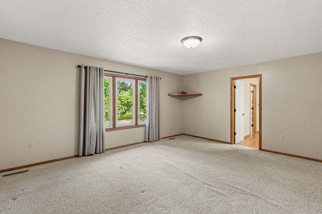 1006 NE Trilein Drive, Ankeny, IA 50021