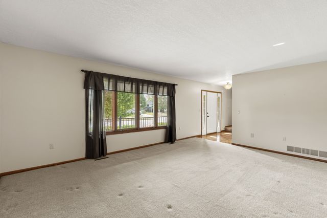1006 NE Trilein Drive, Ankeny, IA 50021