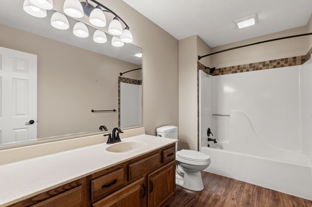 1006 NE Trilein Drive, Ankeny, IA 50021