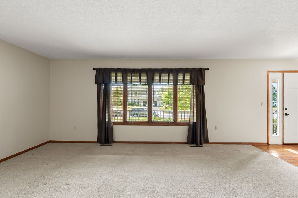 1006 NE Trilein Drive, Ankeny, IA 50021