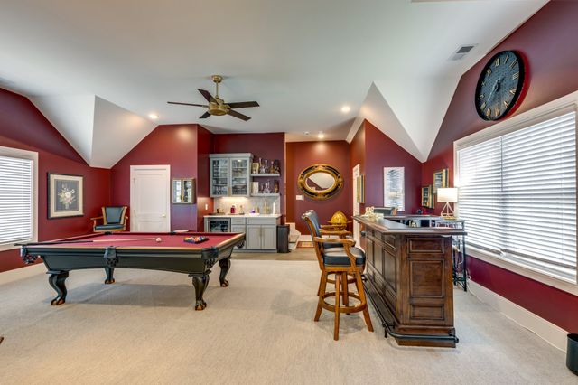 1012 Keeneland Dr, Gallatin, TN 37066
