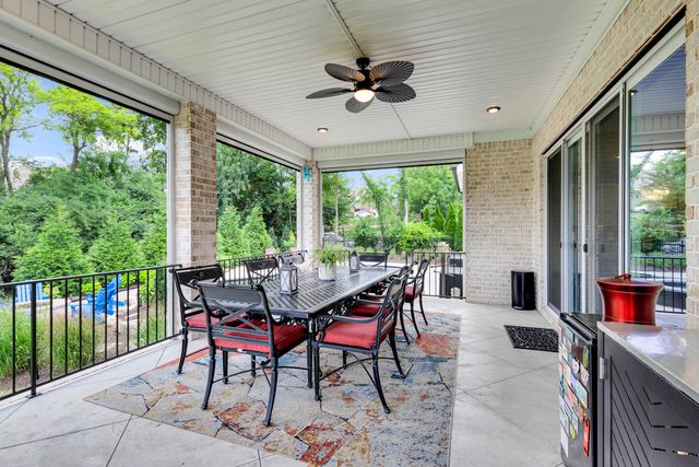 1012 Keeneland Dr, Gallatin, TN 37066