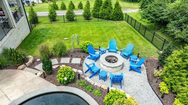 1012 Keeneland Dr, Gallatin, TN 37066
