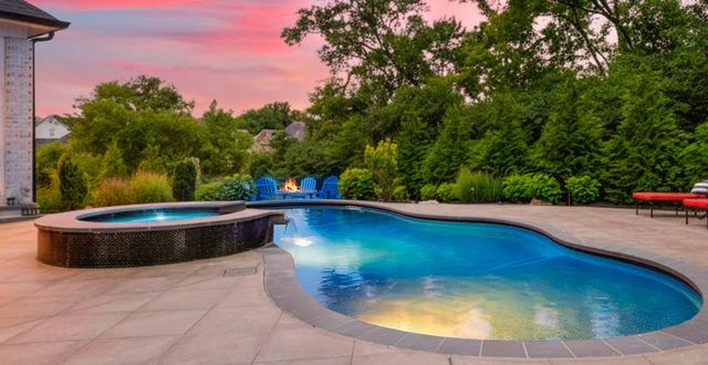 1012 Keeneland Dr, Gallatin, TN 37066