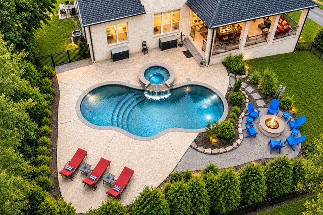 1012 Keeneland Dr, Gallatin, TN 37066