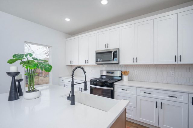 145 E Clayton Lane, Republic, MO 65738