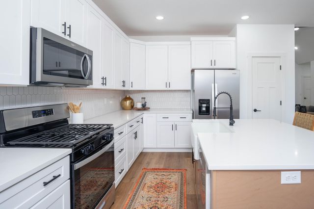 145 E Clayton Lane, Republic, MO 65738