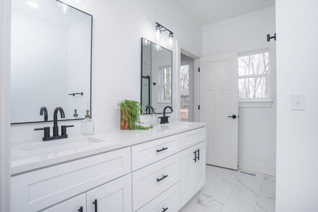 145 E Clayton Lane, Republic, MO 65738