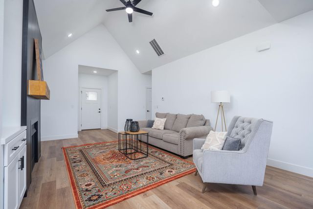 145 E Clayton Lane, Republic, MO 65738