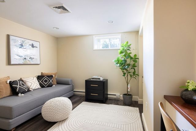 26 Knowles 26, Newton, MA 02459