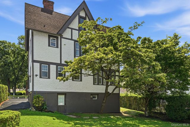 184 W Post Road, White Plains, NY 10606