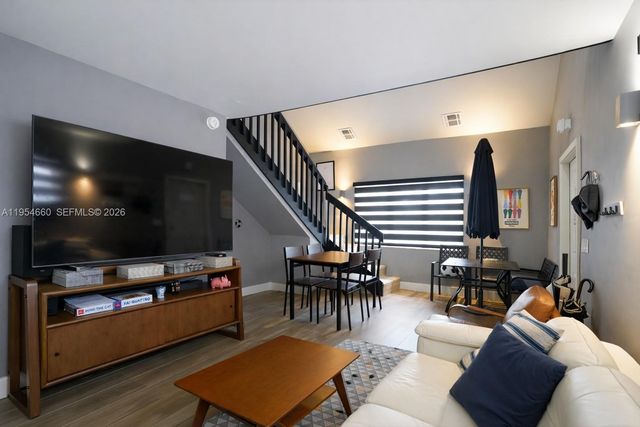 3200 Coral Springs Dr 108, Coral Springs, FL 33065