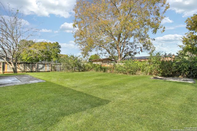 6711 Spring Hollow, San Antonio, TX 78249