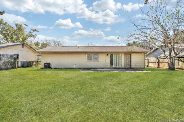 6711 Spring Hollow, San Antonio, TX 78249