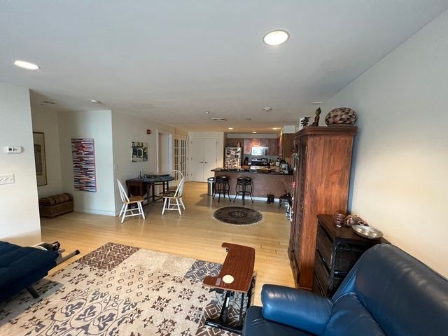 99 Chestnut Hill 105, Boston, MA 02135