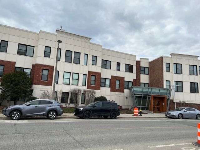 99 Chestnut Hill 105, Boston, MA 02135