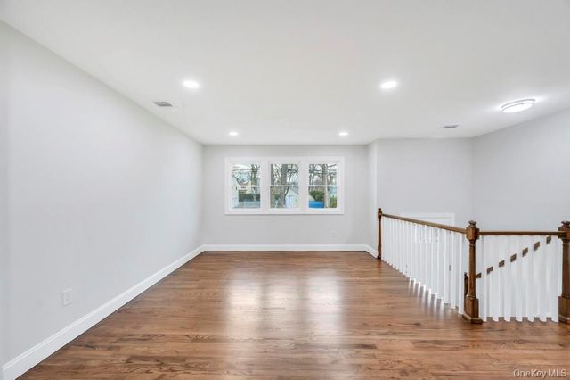 339 Avenue B, Ronkonkoma, NY 11779