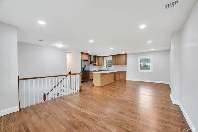 339 Avenue B, Ronkonkoma, NY 11779