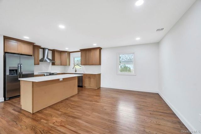 339 Avenue B, Ronkonkoma, NY 11779