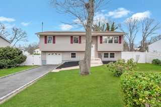 339 Avenue B, Ronkonkoma, NY 11779