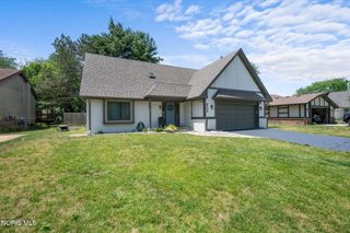 6504 Oakbrook Drive, Whitehouse, OH 43571