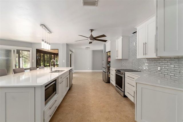 11795 SW HIGHWAY 484, Dunnellon, FL 34432