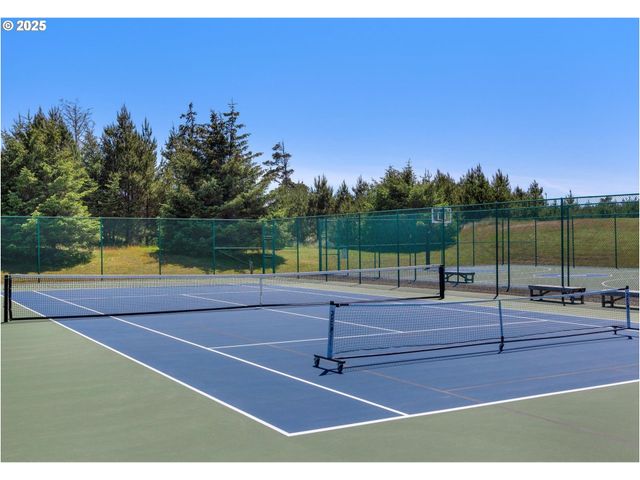 89062 PINEHURST Rd, Gearhart, OR 97138