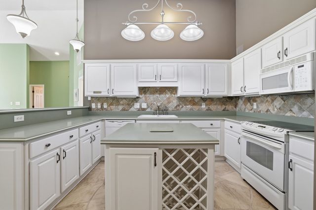 4223 Rivergate Ln., Little River, SC 29566