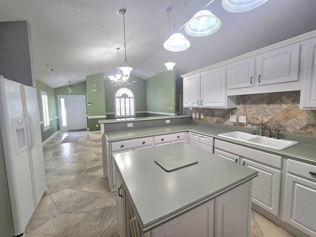 4223 Rivergate Ln., Little River, SC 29566