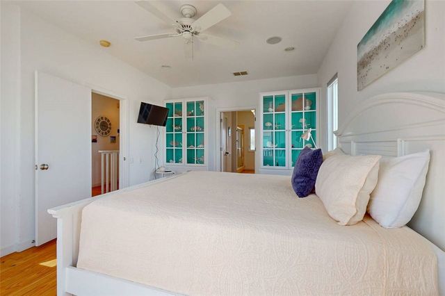 307 E Avenue G 6, Port Aransas, TX 78373