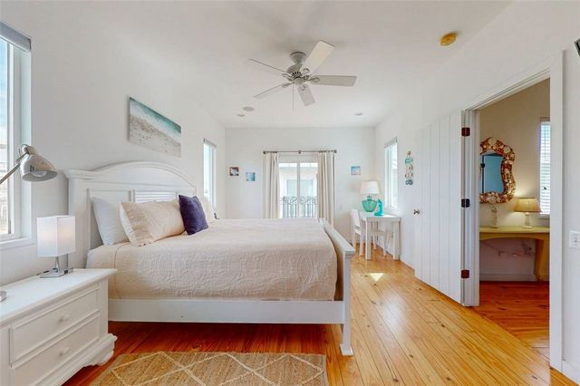 307 E Avenue G 6, Port Aransas, TX 78373