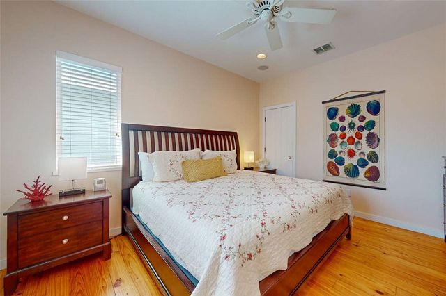 307 E Avenue G 6, Port Aransas, TX 78373