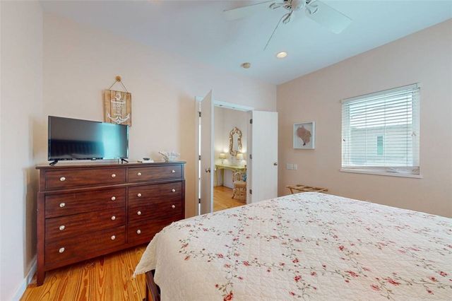 307 E Avenue G 6, Port Aransas, TX 78373