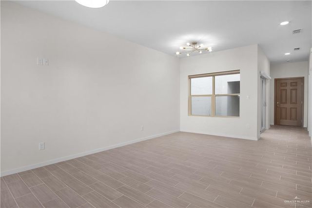 6821 N 5th Street, Mcallen, TX 78504