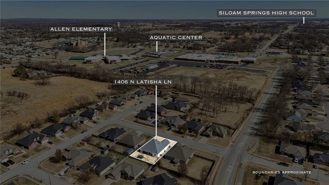 1406 N Latisha Lane, Siloam Springs, AR 72761