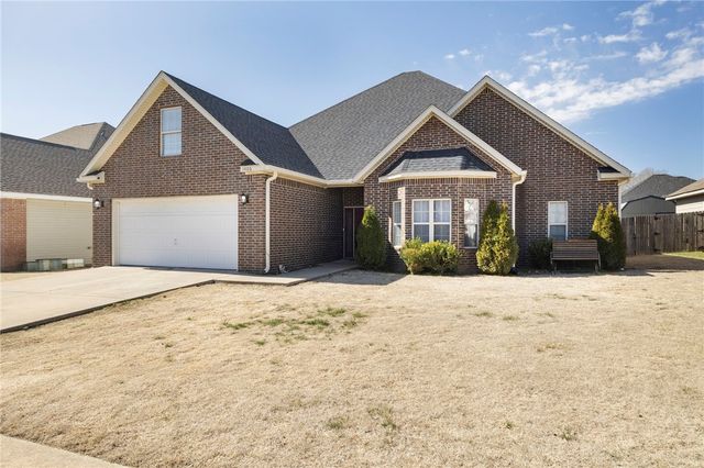 1406 N Latisha Lane, Siloam Springs, AR 72761