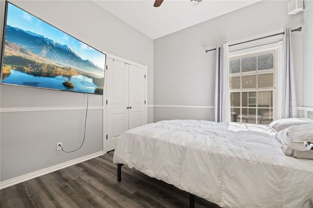 1406 N Latisha Lane, Siloam Springs, AR 72761