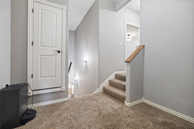 1406 N Latisha Lane, Siloam Springs, AR 72761