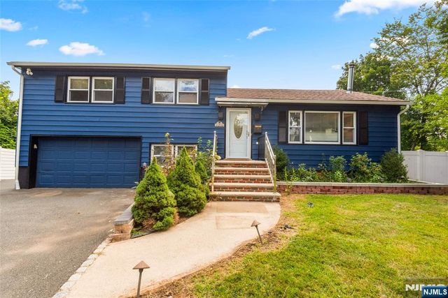 4 Rosemont Court, West Orange, NJ 07052