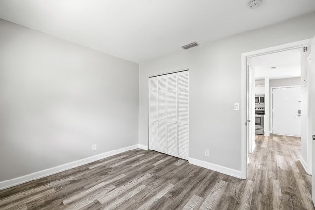 5162 NE 6th Avenue 317, Oakland Park, FL 33334