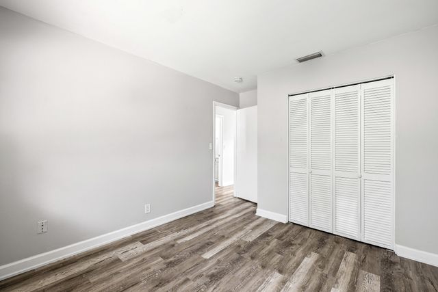 5162 NE 6th Avenue 317, Oakland Park, FL 33334