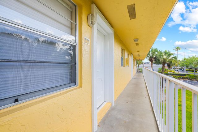 5162 NE 6th Avenue 317, Oakland Park, FL 33334