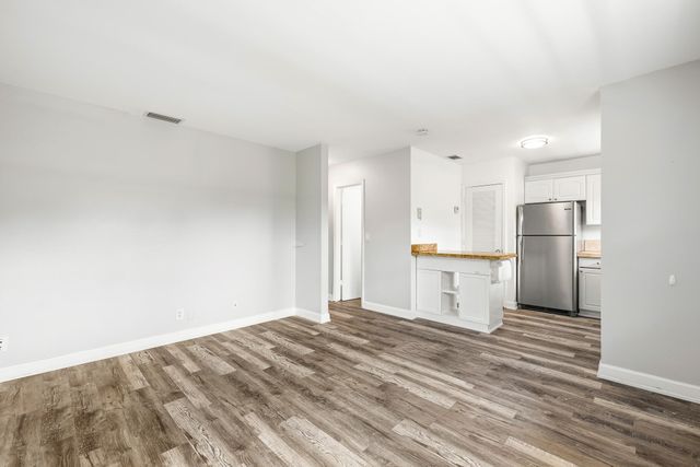 5162 NE 6th Avenue 317, Oakland Park, FL 33334
