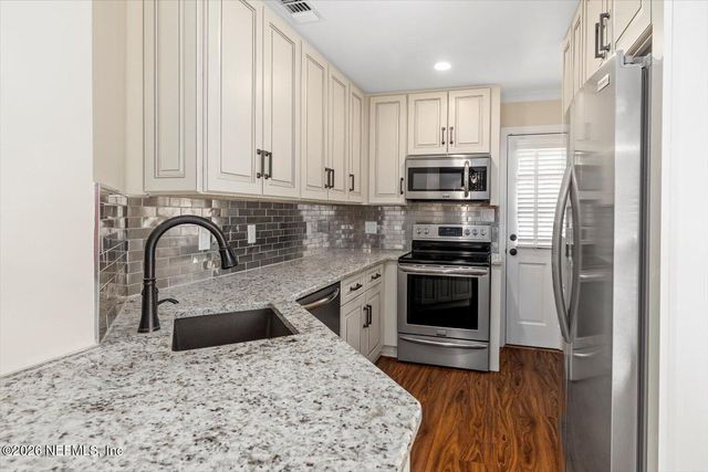 1684 PINEGROVE Avenue, Jacksonville, FL 32205