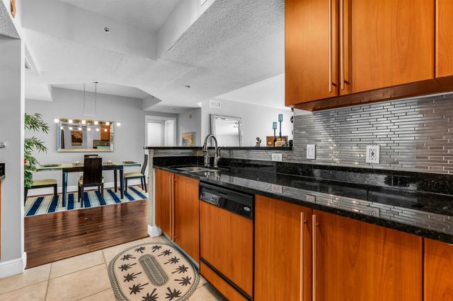 1551 N FLAGLER Drive 817, West Palm Beach, FL 33401