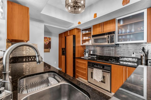 1551 N FLAGLER Drive 817, West Palm Beach, FL 33401