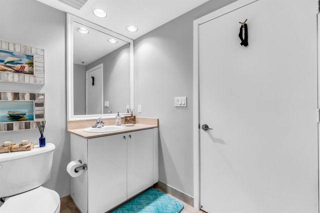 1551 N FLAGLER Drive 817, West Palm Beach, FL 33401